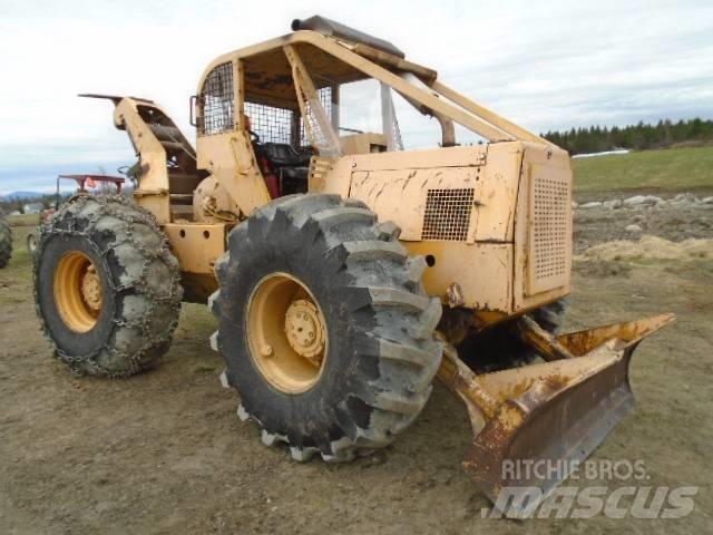 Clark 664B Vonszolók