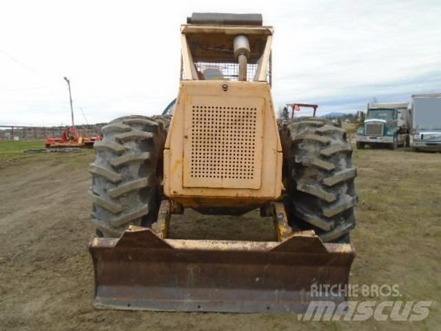 Clark 664B Vonszolók