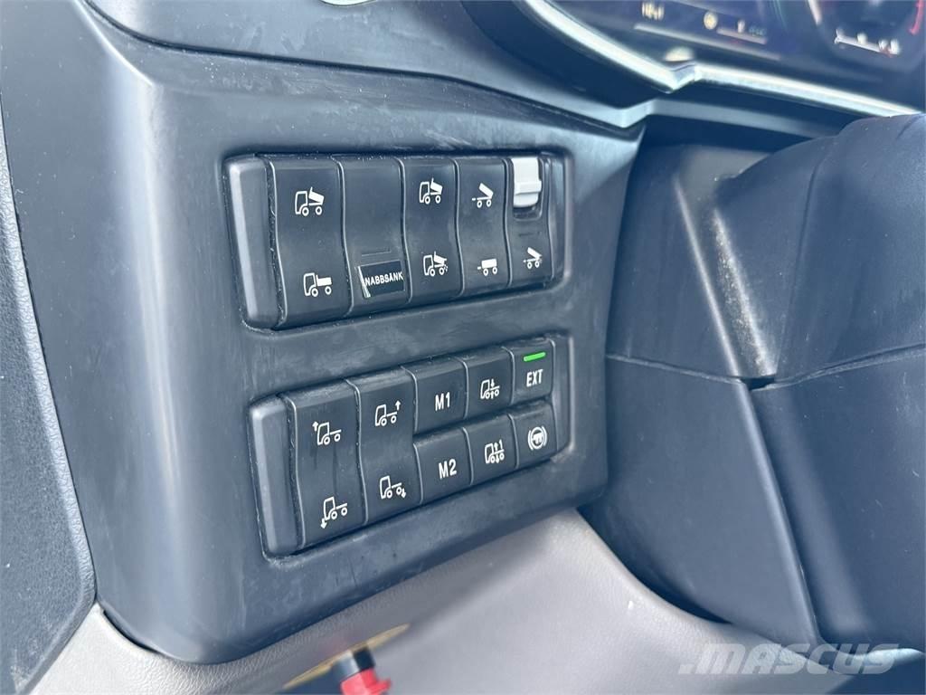 Scania R650 8x4 Fülkés alváz