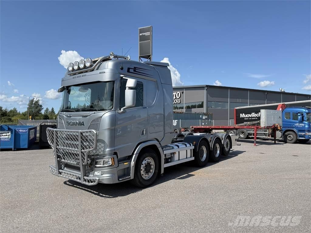 Scania R650 8x4 Fülkés alváz
