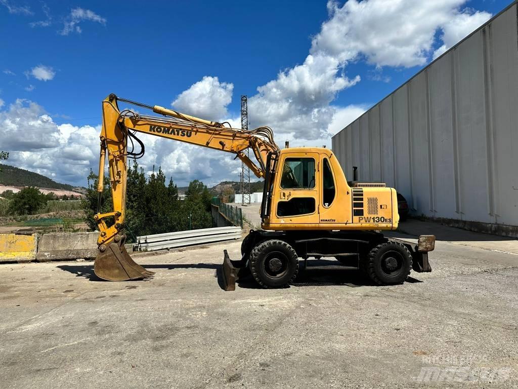 Komatsu PW130 ES-6K Gumikerekes kotrók