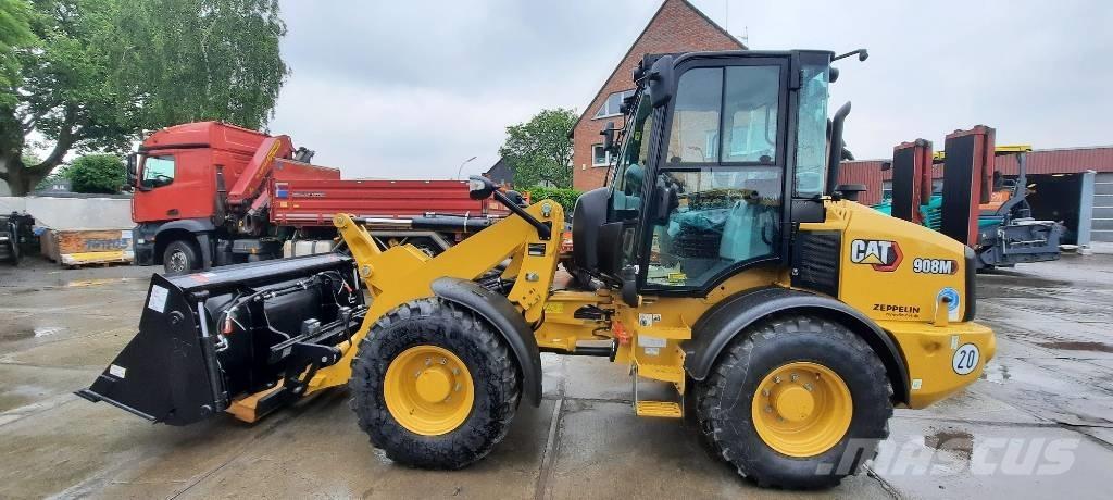 CAT 908M Gumikerekes homlokrakodók