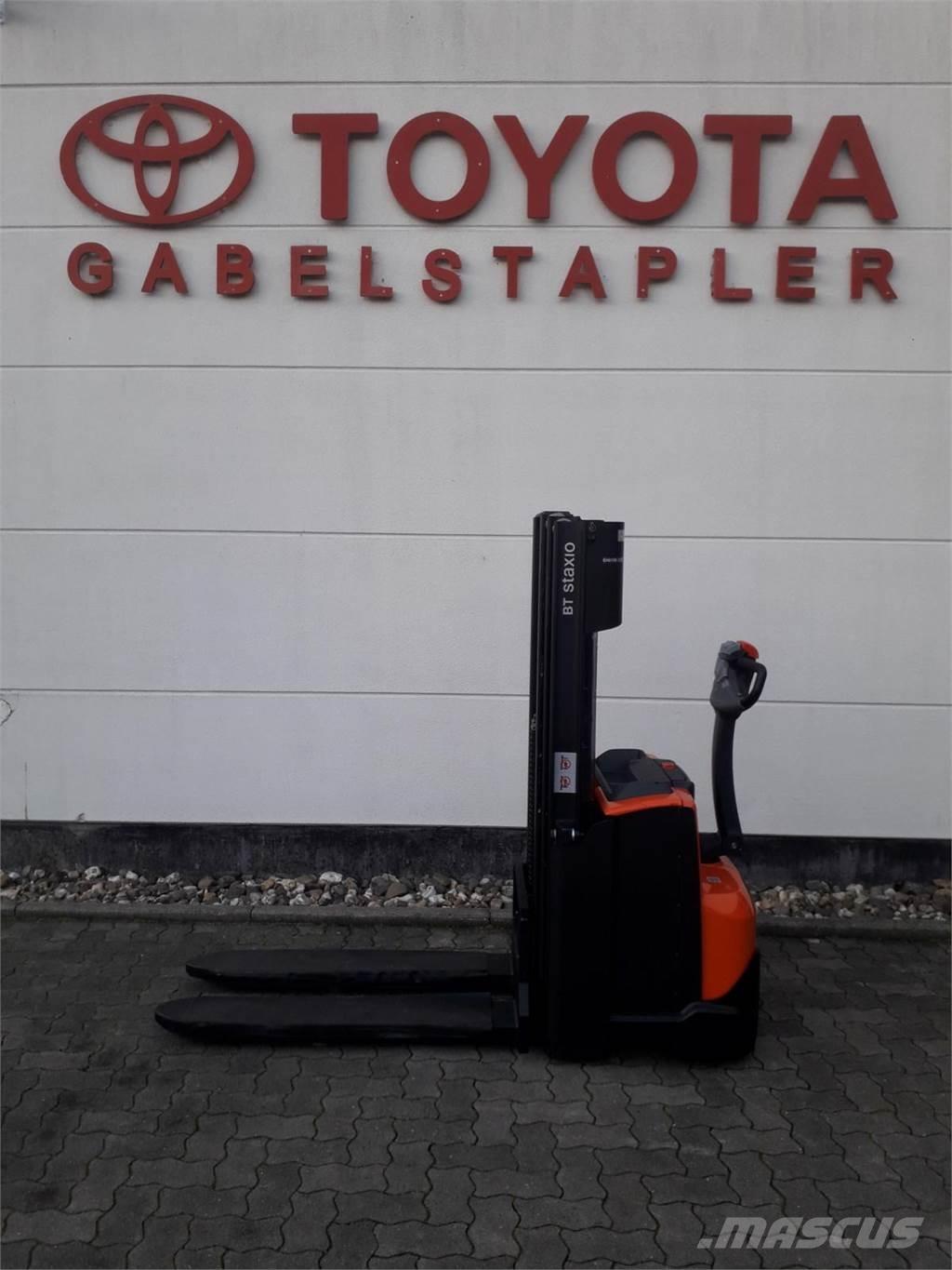 Toyota SWE120 Gyalogkíséretű targonca