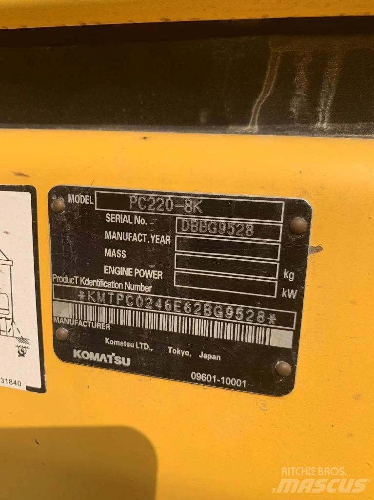 Komatsu PC 220-8 Közepes (midi) kotrók 7 t - 12 t