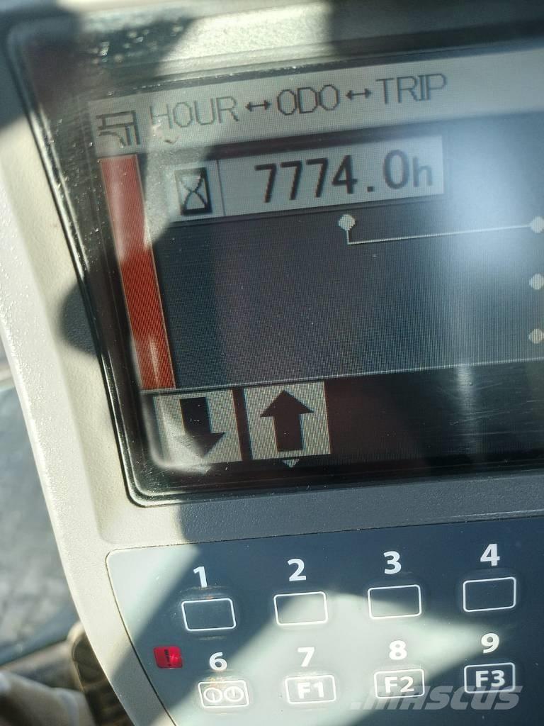 Hitachi ZX 170 W-3 Gumikerekes kotrók