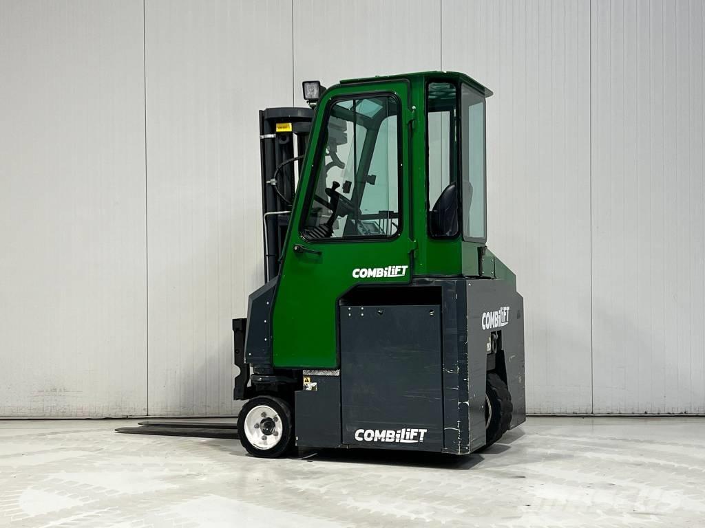Combilift CBE2500 Tolóoszlopos négyutas targonca