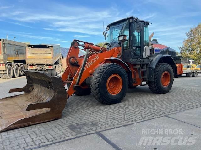Hitachi ZW 180-6 Gumikerekes homlokrakodók