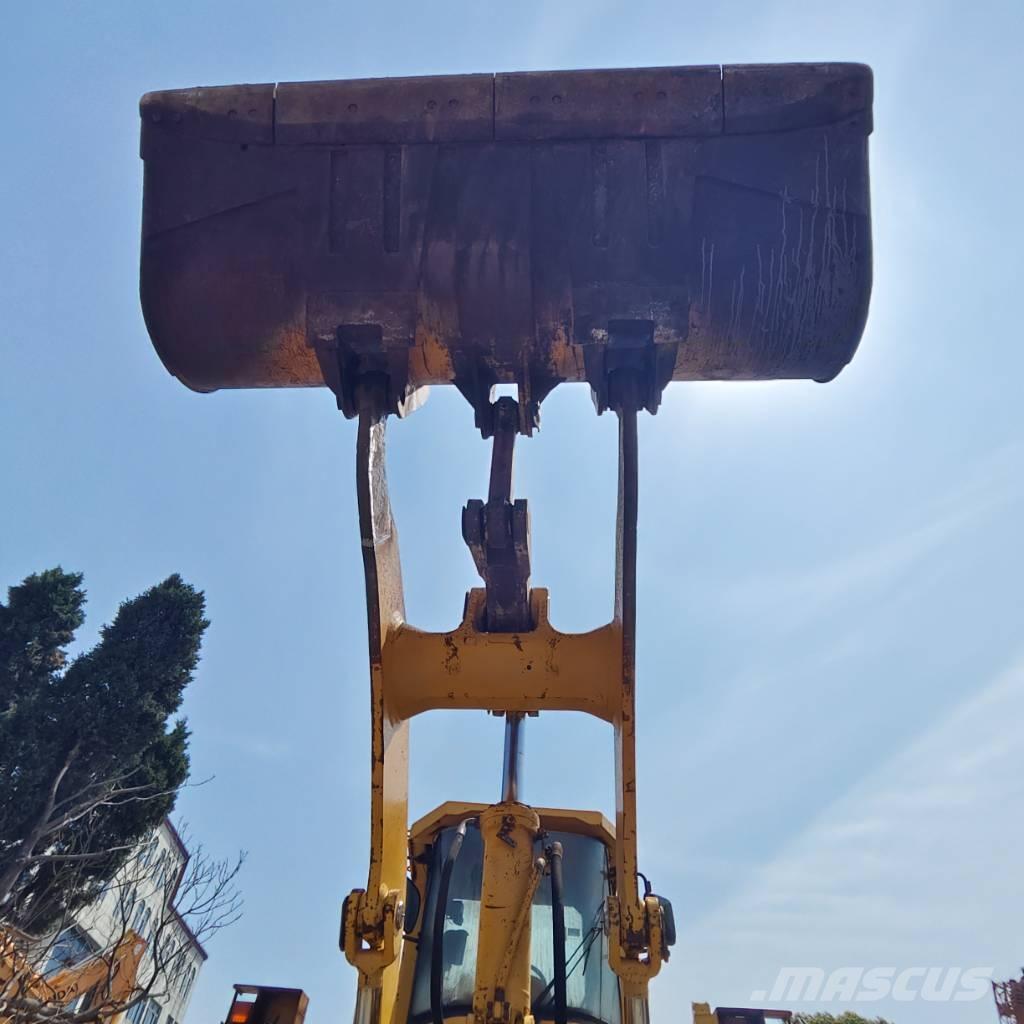 Komatsu WA 500 Gumikerekes homlokrakodók