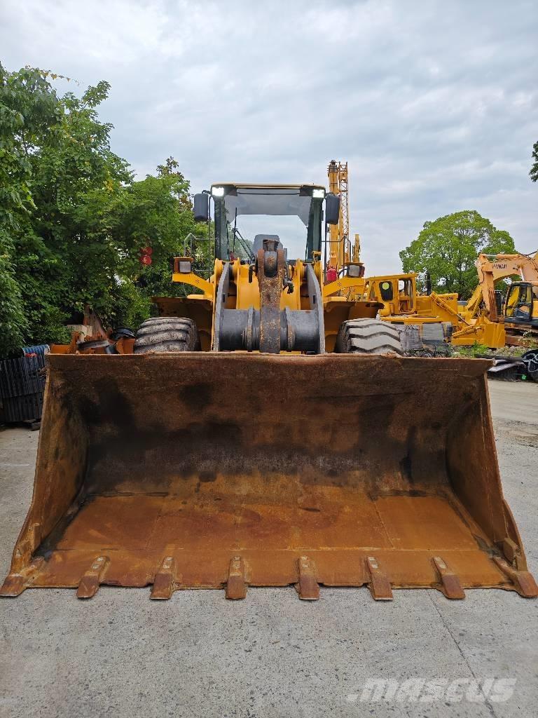 Volvo L 105 Gumikerekes homlokrakodók