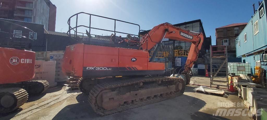 Doosan DX 300 LC Lánctalpas kotrók