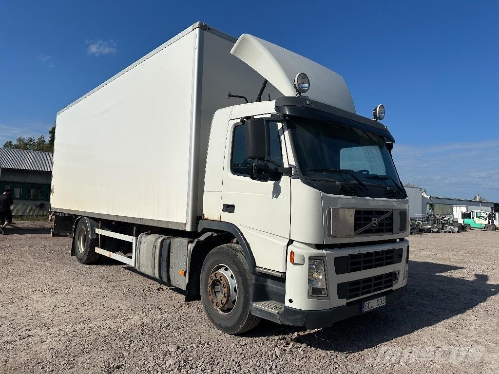 Volvo FM9 Skåpbil Dobozos teherautók