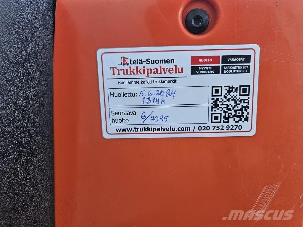 Toyota LWE 200 (myyty) Vezetőállásos alacsony emelőkocsi