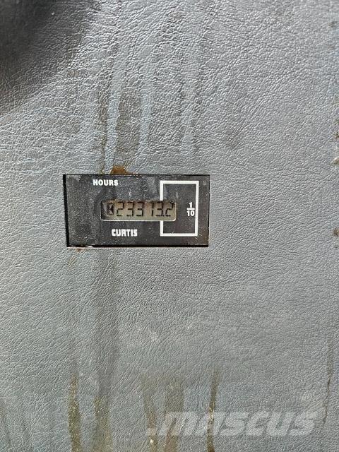 Hyundai Robex 300 LC Lánctalpas kotrók