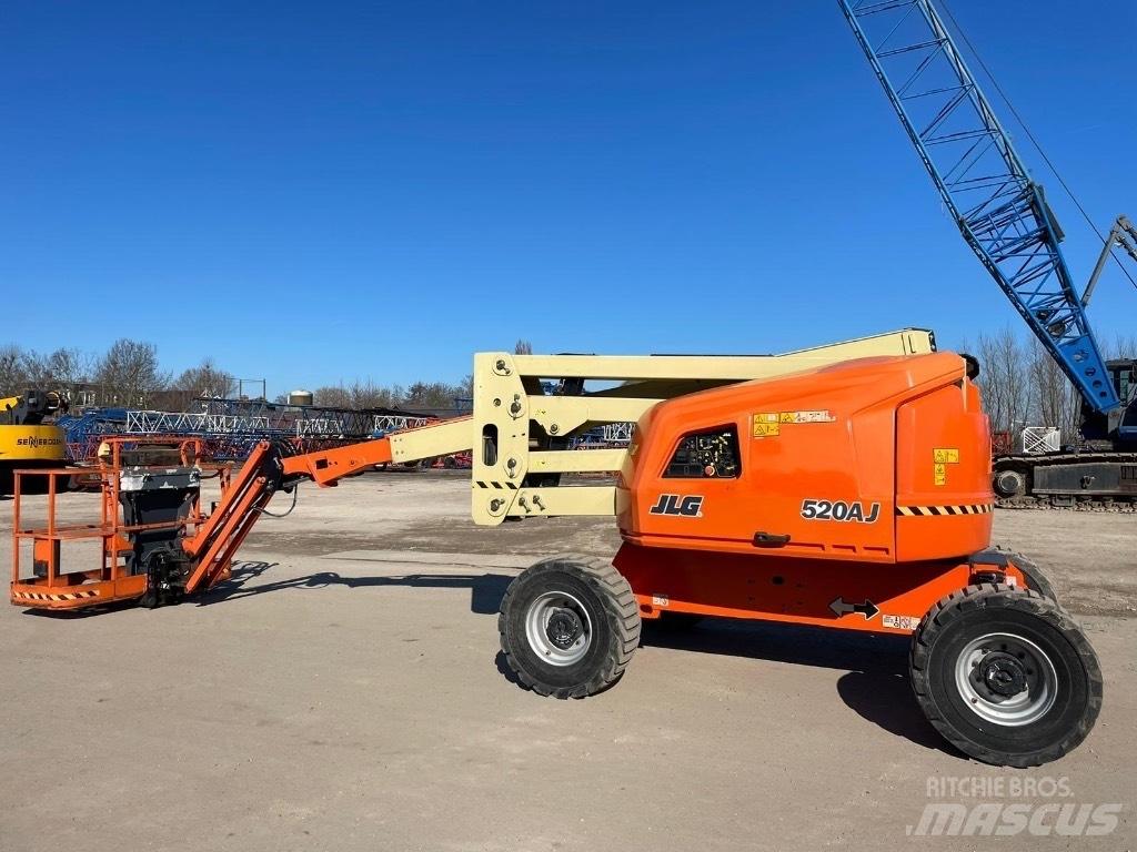 JLG 520 AJ Karos emelők