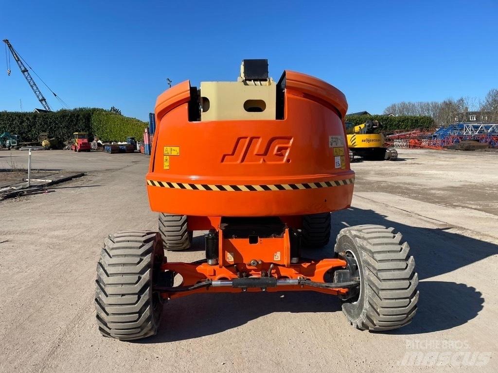 JLG 520 AJ Karos emelők