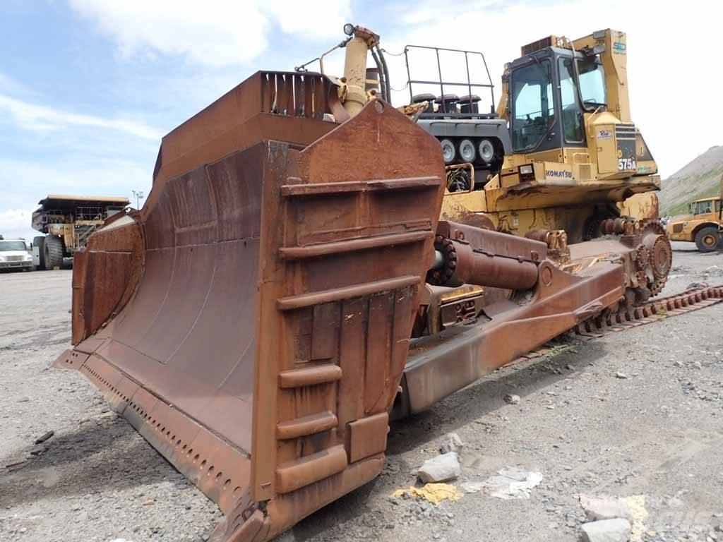 Komatsu D 575 A-3 lánctalpas dózerek