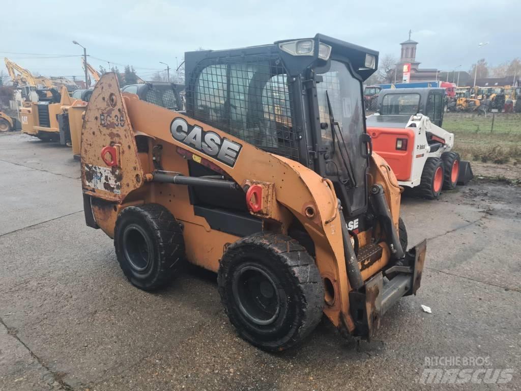 CASE SR 250 Kompaktrakodók