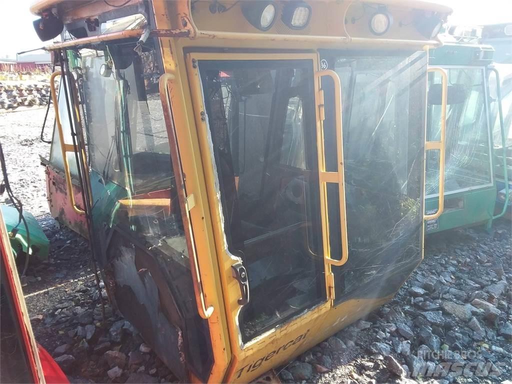 Tigercat 1075 Vezetőfülke és belső tartozékok