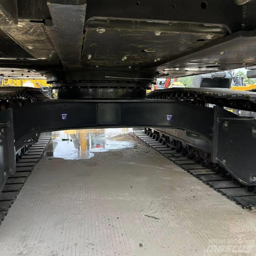 Volvo 220 Lánctalpas kotrók