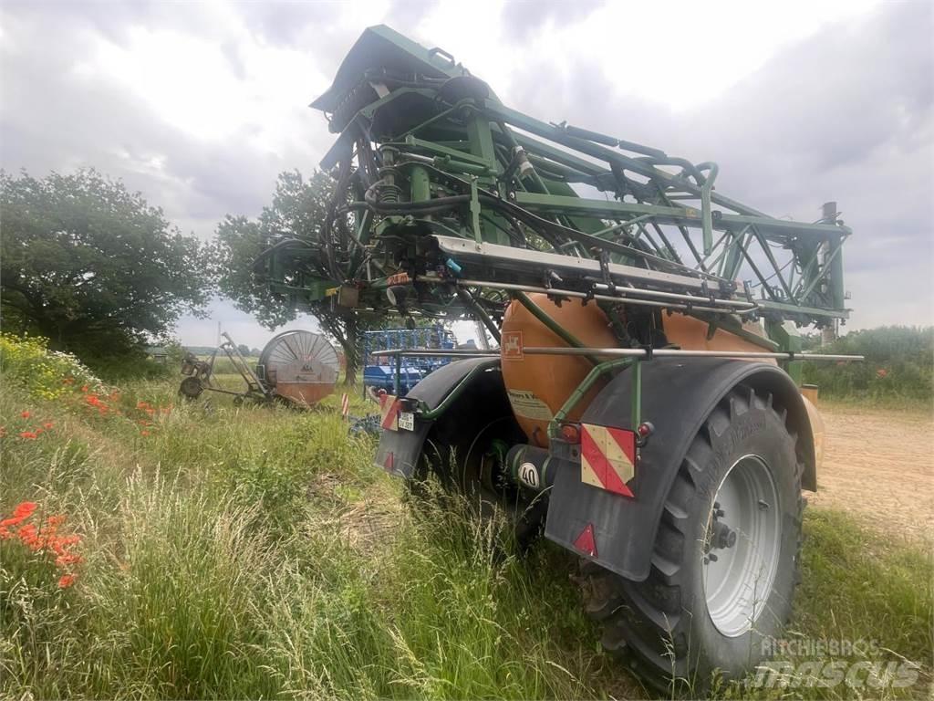 Amazone UX 4200 Vontatott trágyaszórók