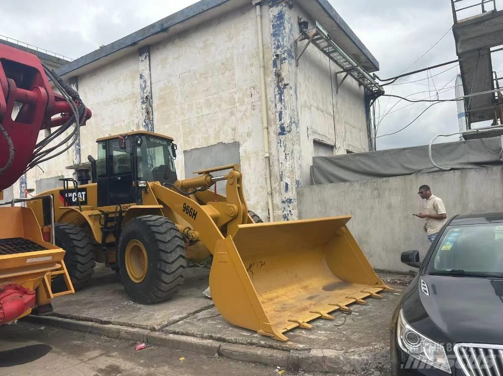 CAT 966 H Gumikerekes homlokrakodók