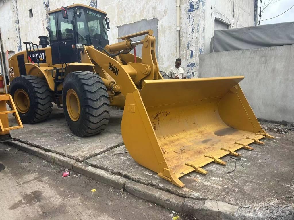 CAT 966 H Gumikerekes homlokrakodók