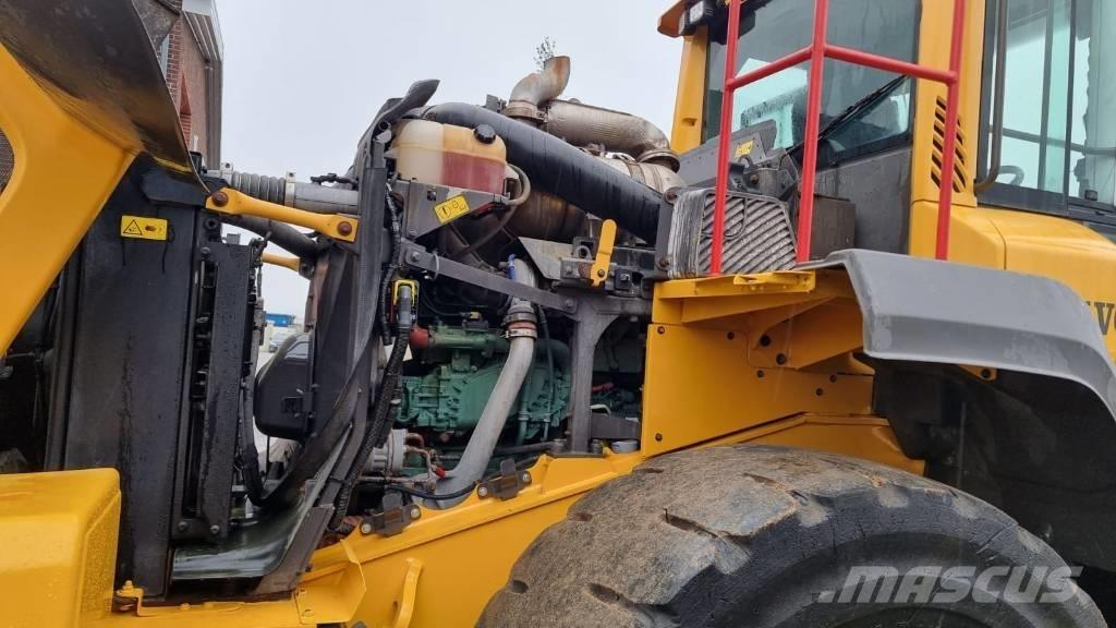 Volvo L 110 H Gumikerekes homlokrakodók