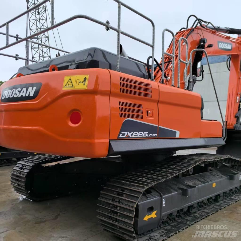 Doosan DX 225 LC Lánctalpas kotrók