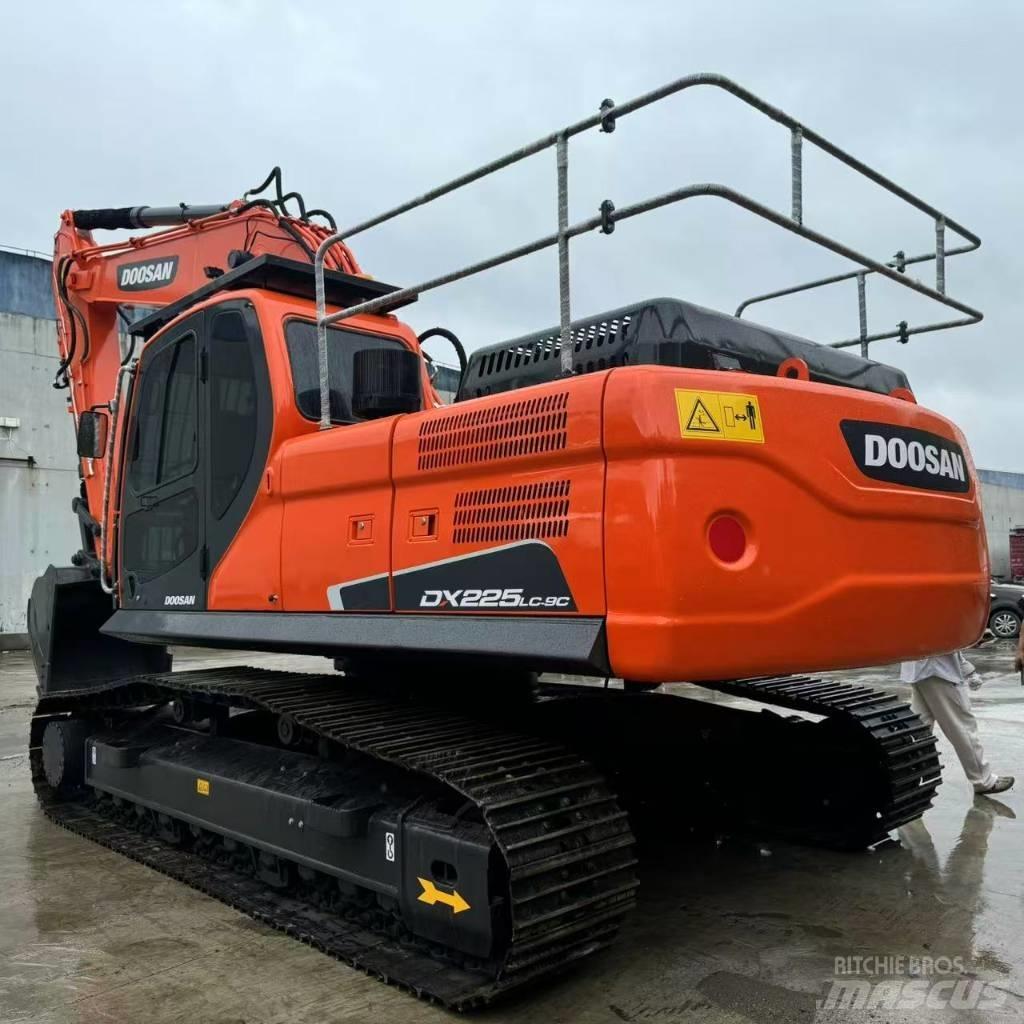 Doosan DX 225 LC Lánctalpas kotrók