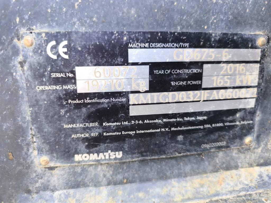 Komatsu GD 675-6 Gréderek