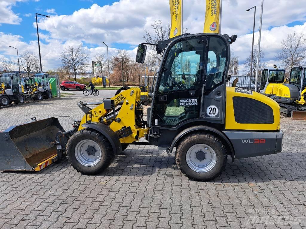 Wacker Neuson WL38 Gumikerekes homlokrakodók