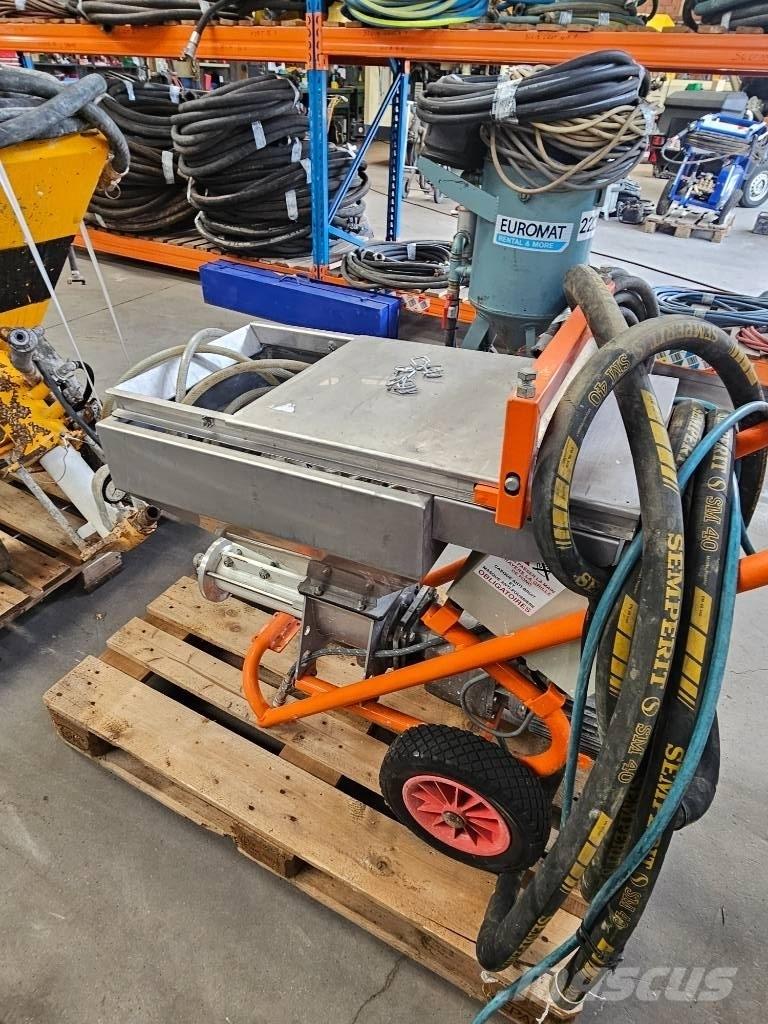  La tyrolienne T152 Esztrich pumpák