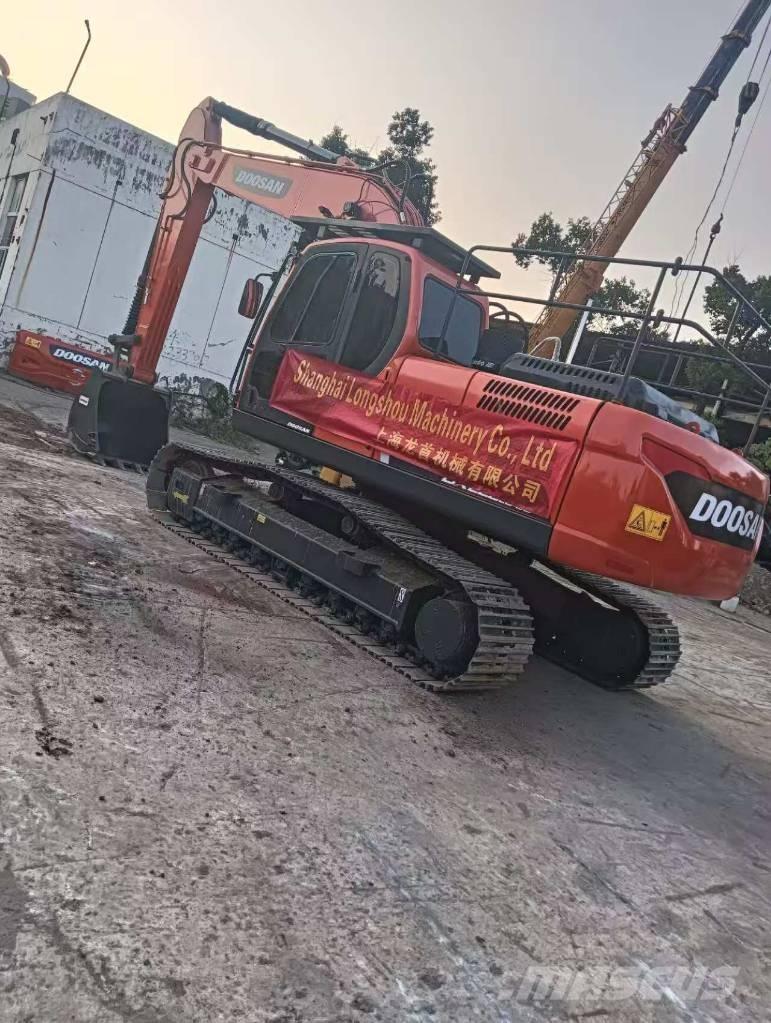 Doosan DX225LC-9C Lánctalpas kotrók