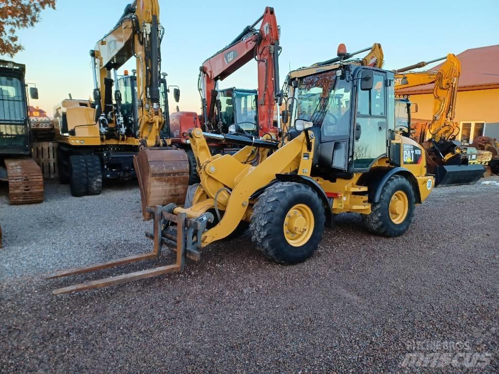 CAT 907 M Gumikerekes homlokrakodók