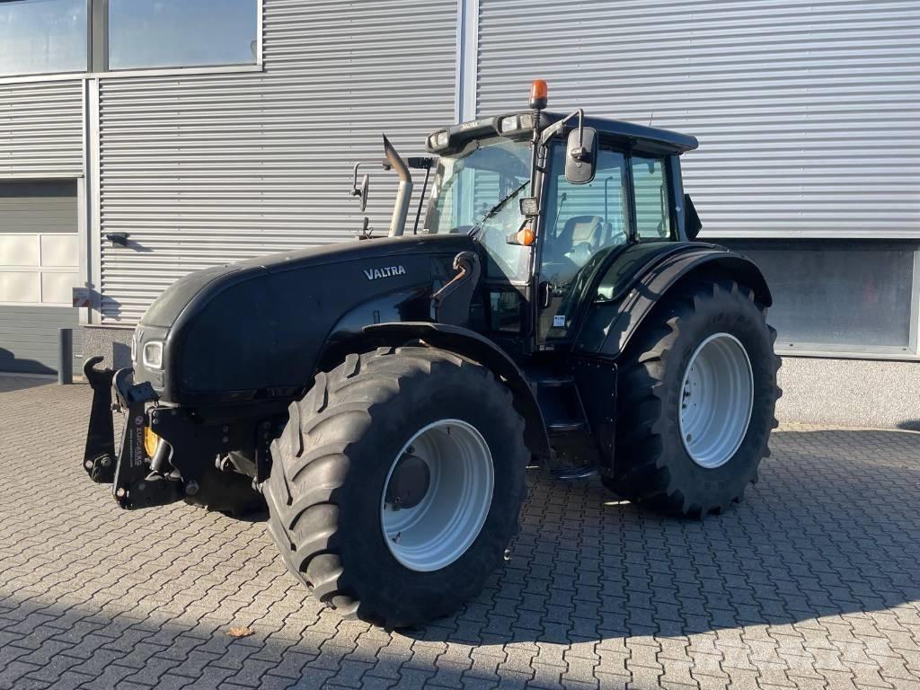 Valtra T151 tractor Traktorok