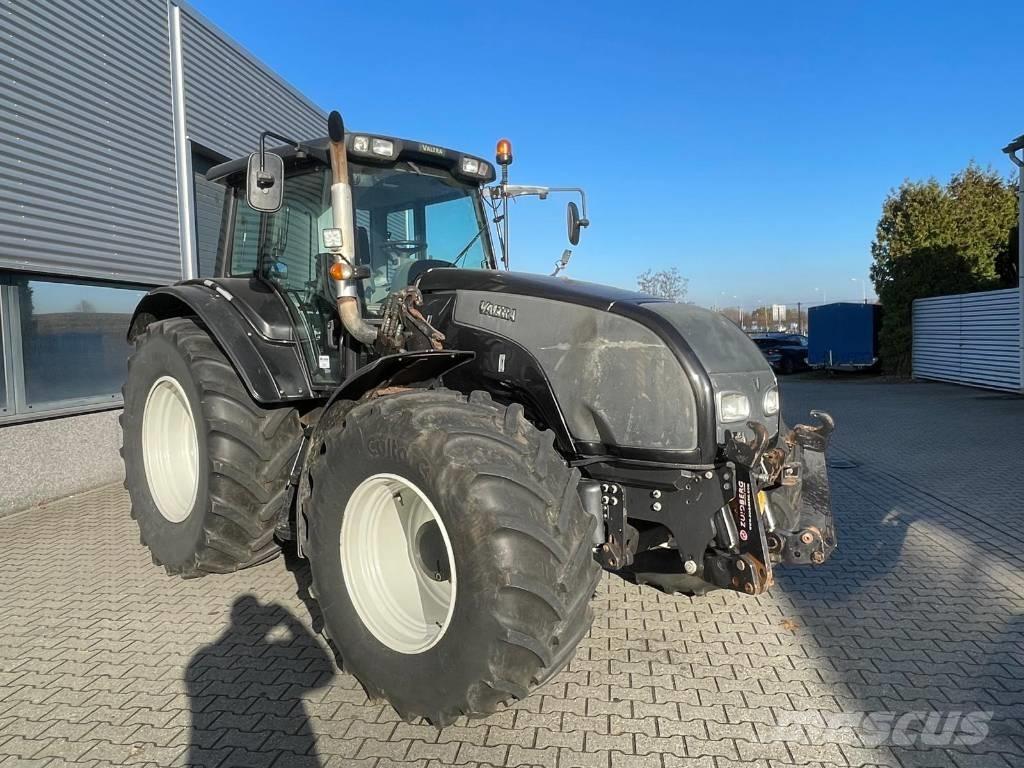 Valtra T151 tractor Traktorok