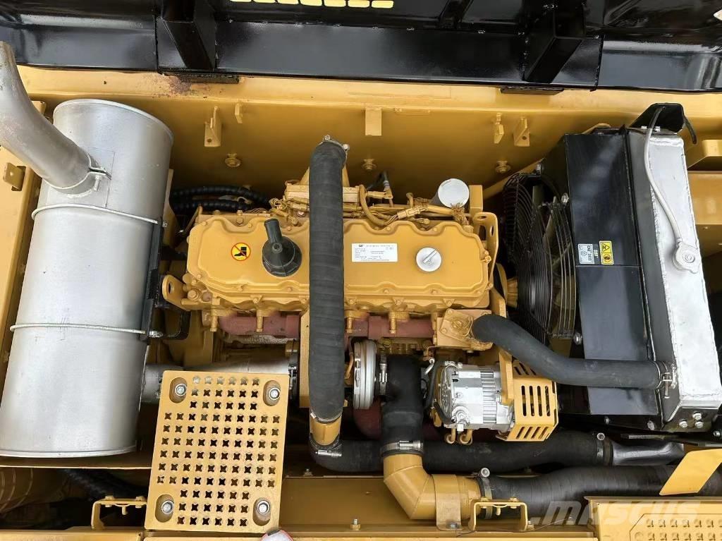 CAT 325 C L Lánctalpas kotrók