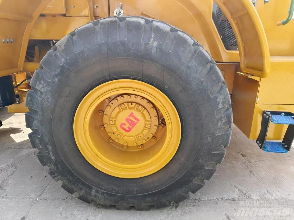 CAT 950 GC Gumikerekes homlokrakodók