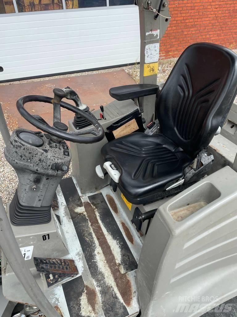 Atlas AR40 Gumikerekes homlokrakodók