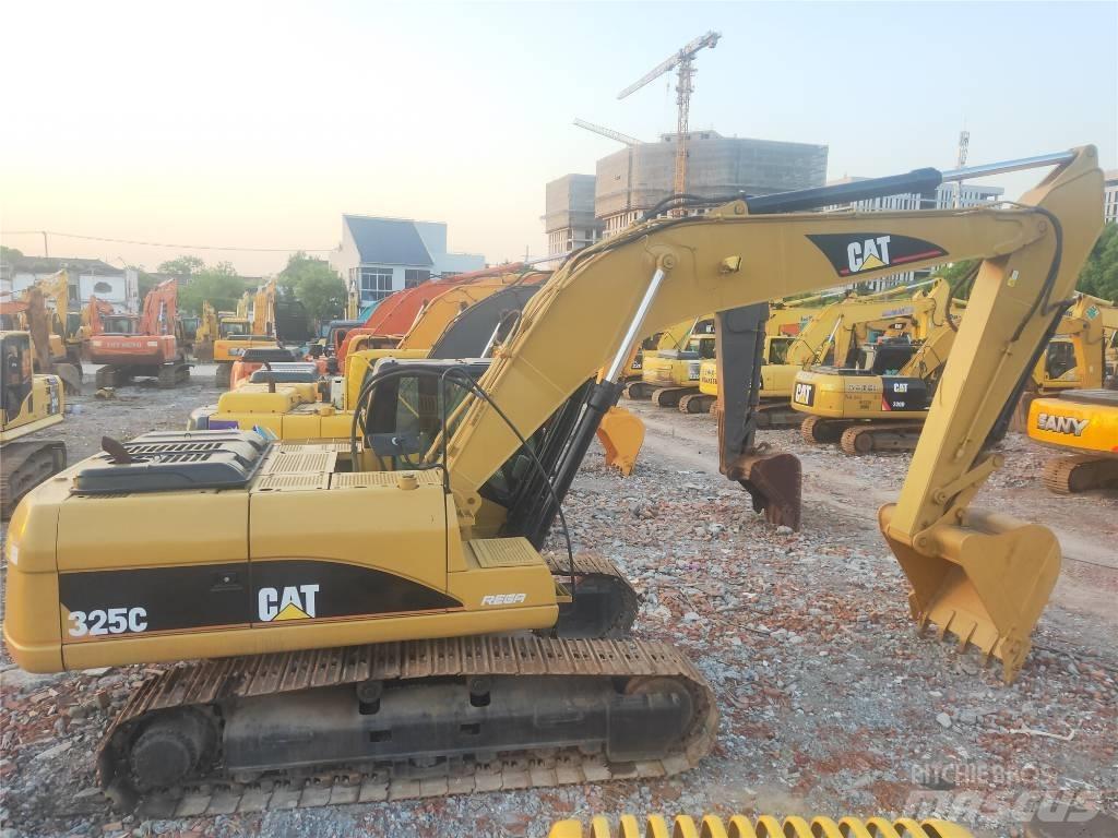 CAT 325 C Lánctalpas kotrók