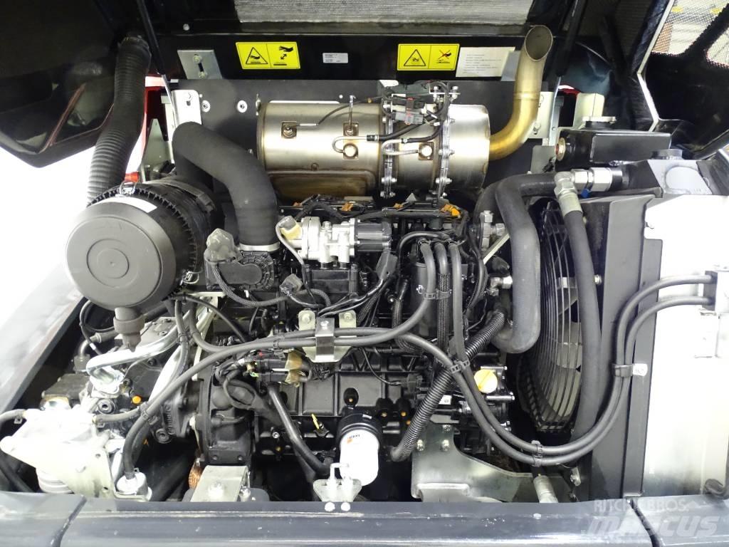 Yanmar V80-5 Gumikerekes homlokrakodók