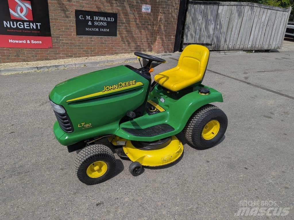 John Deere LT 180 Ráülős fűnyírók