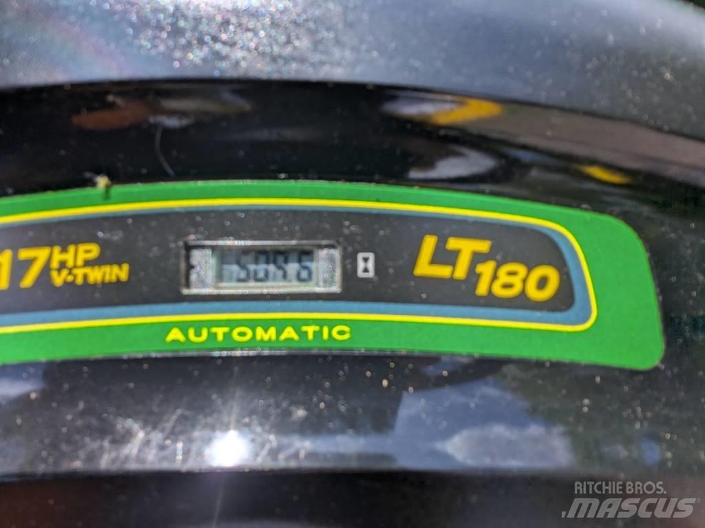 John Deere LT 180 Ráülős fűnyírók