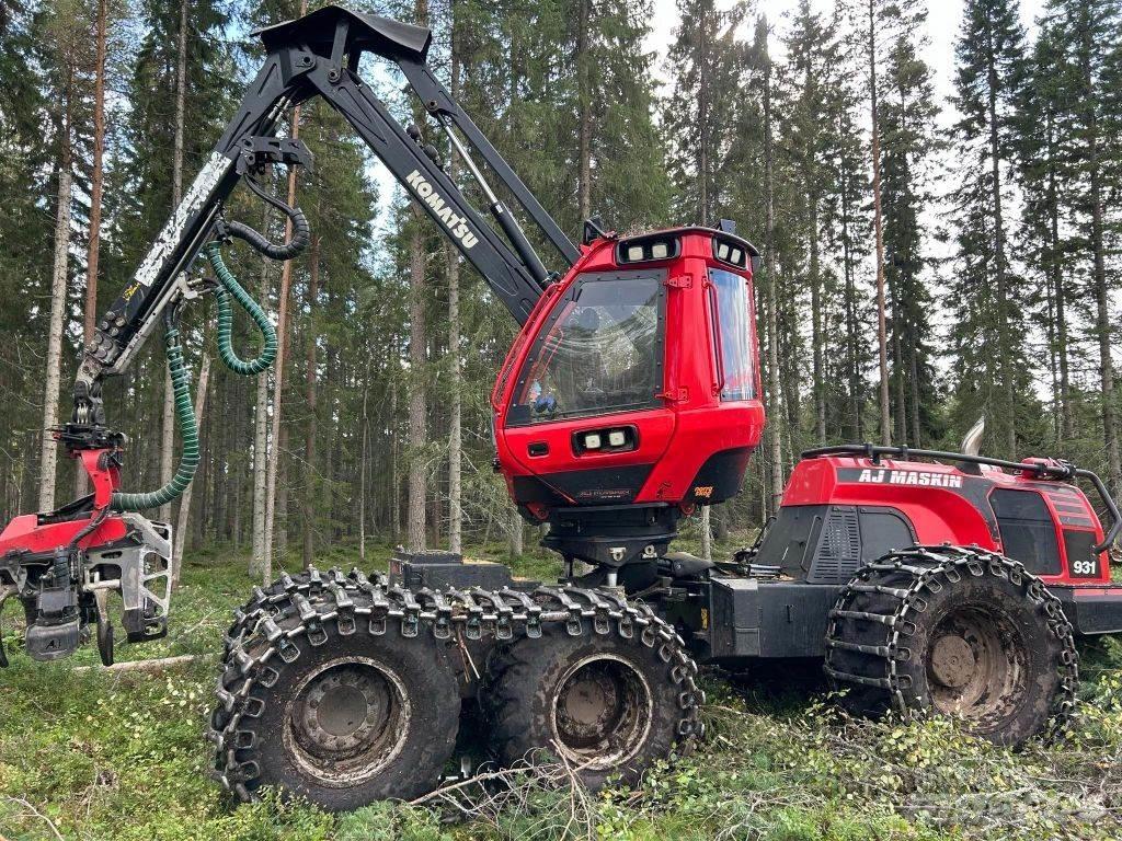 Komatsu 931 Betakarítók
