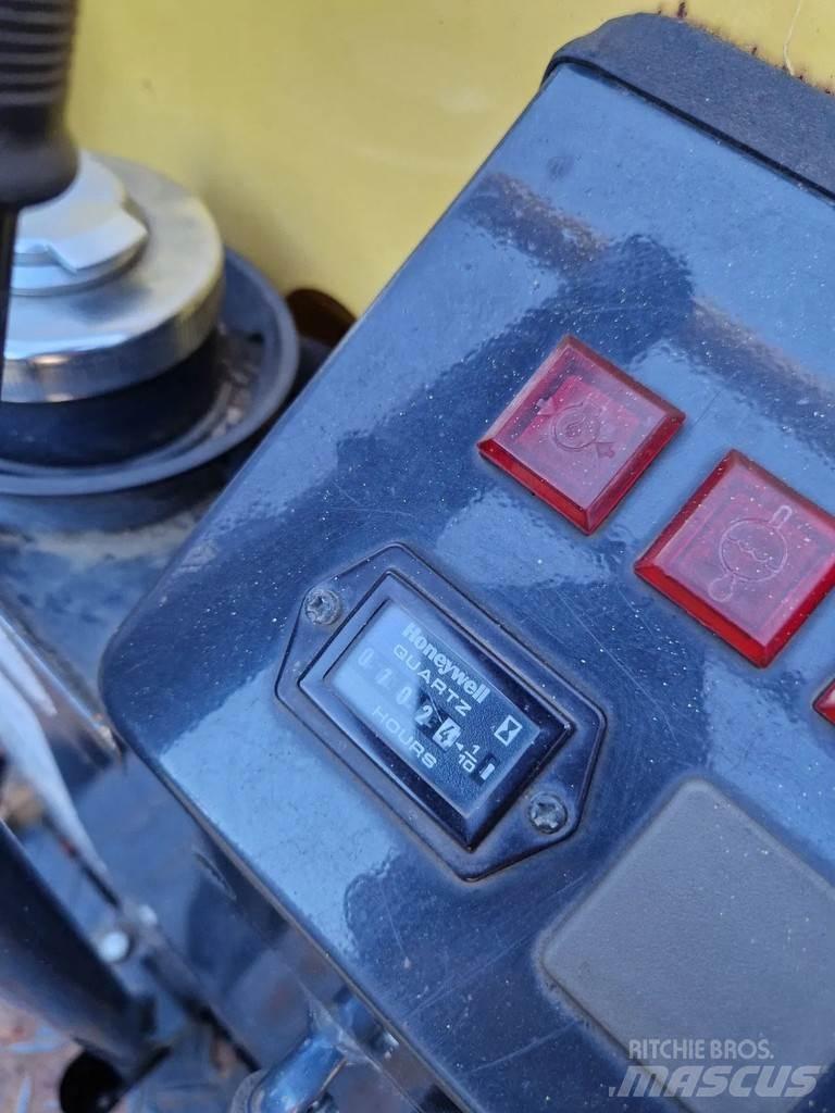 Yanmar C12R-B Lánctalpas dömperek