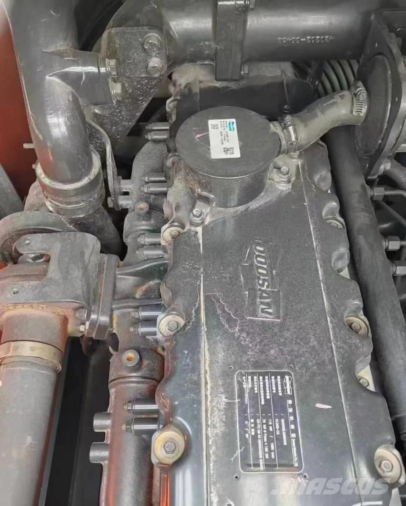 Doosan DX 220 Lánctalpas kotrók