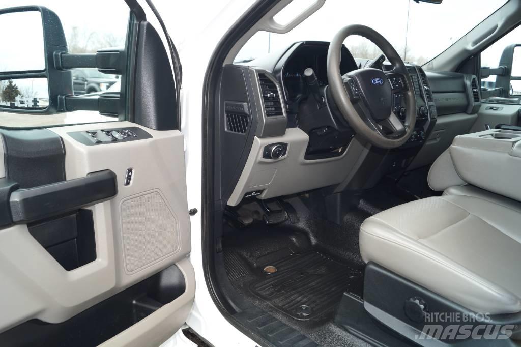 Ford F 350 XL SD Kis teherszállító/Platós kocsi