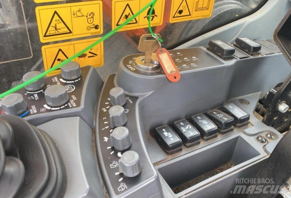 Hitachi ZX 300 LC-7 Lánctalpas kotrók