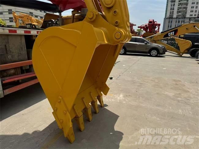 Komatsu PC 220-8 Lánctalpas kotrók