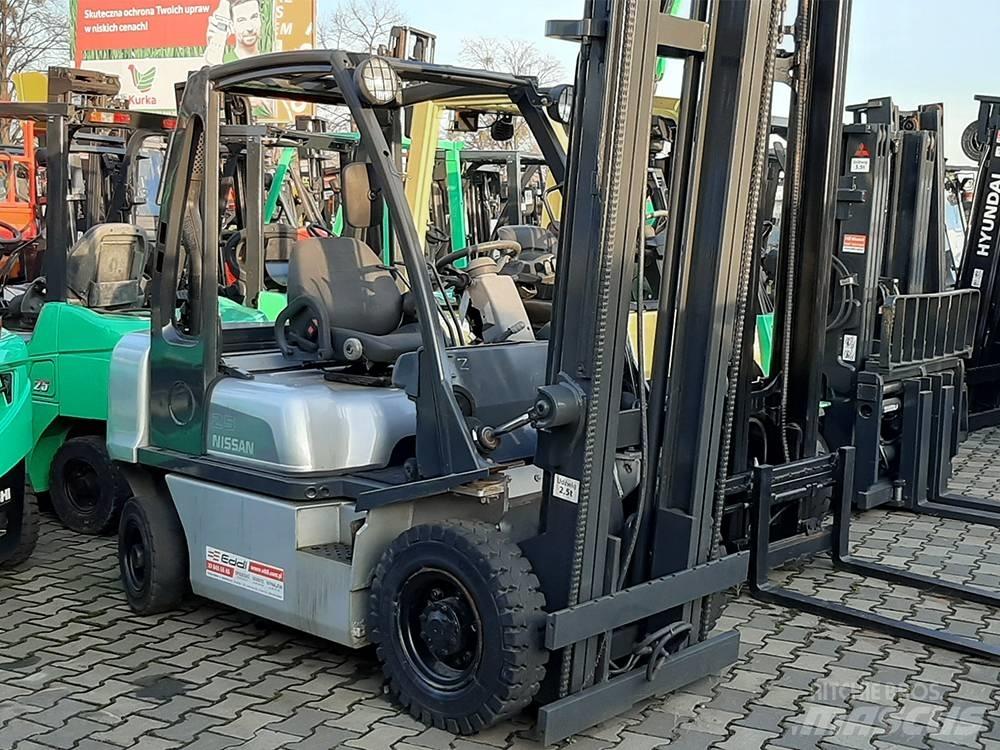 Nissan Y1D2A25Q Dízel targoncák